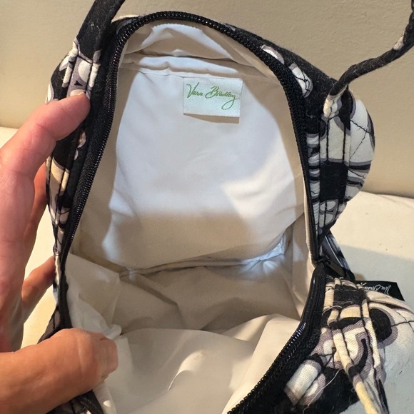 Vera Bradley Quilted Backpack Black White Floral Small Lunch Bag Cosmetic Travel - Picture 6 of 7